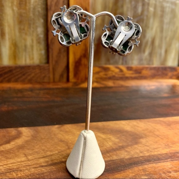 Vintage 1970s Simulated Turquoise In Pewter Clip on Earrings - Picture 6 of 7